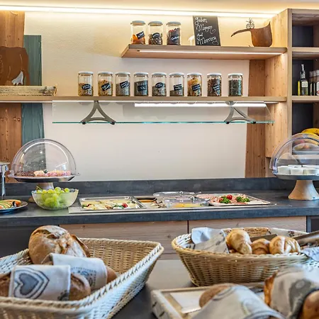 Hotel Restaurant Hirschen 3*