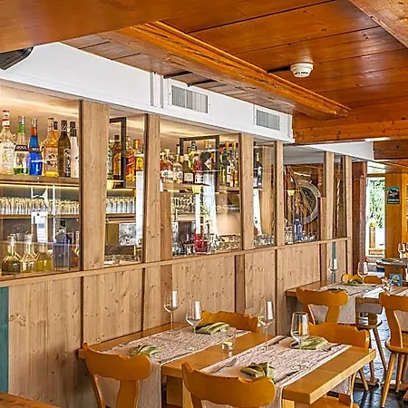 Restaurant Hirschen Hotel 3*