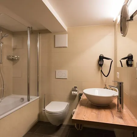 호텔 Restaurant Hirschen