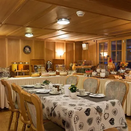 ホテル Restaurant Hirschen 3*