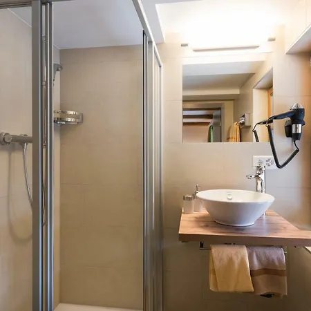 호텔 Restaurant Hirschen 3*