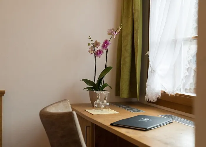 فندق Restaurant Hirschen 3*