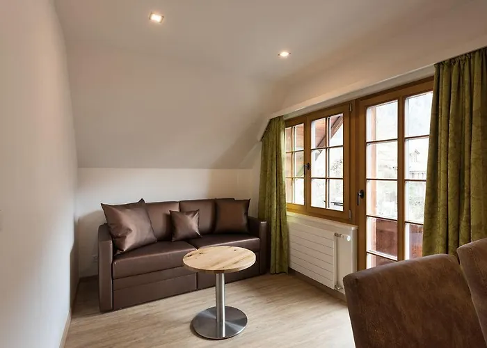 فندق Restaurant Hirschen 3*